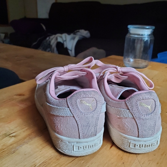 Puma suede pink shoes - Picture 2 of 4